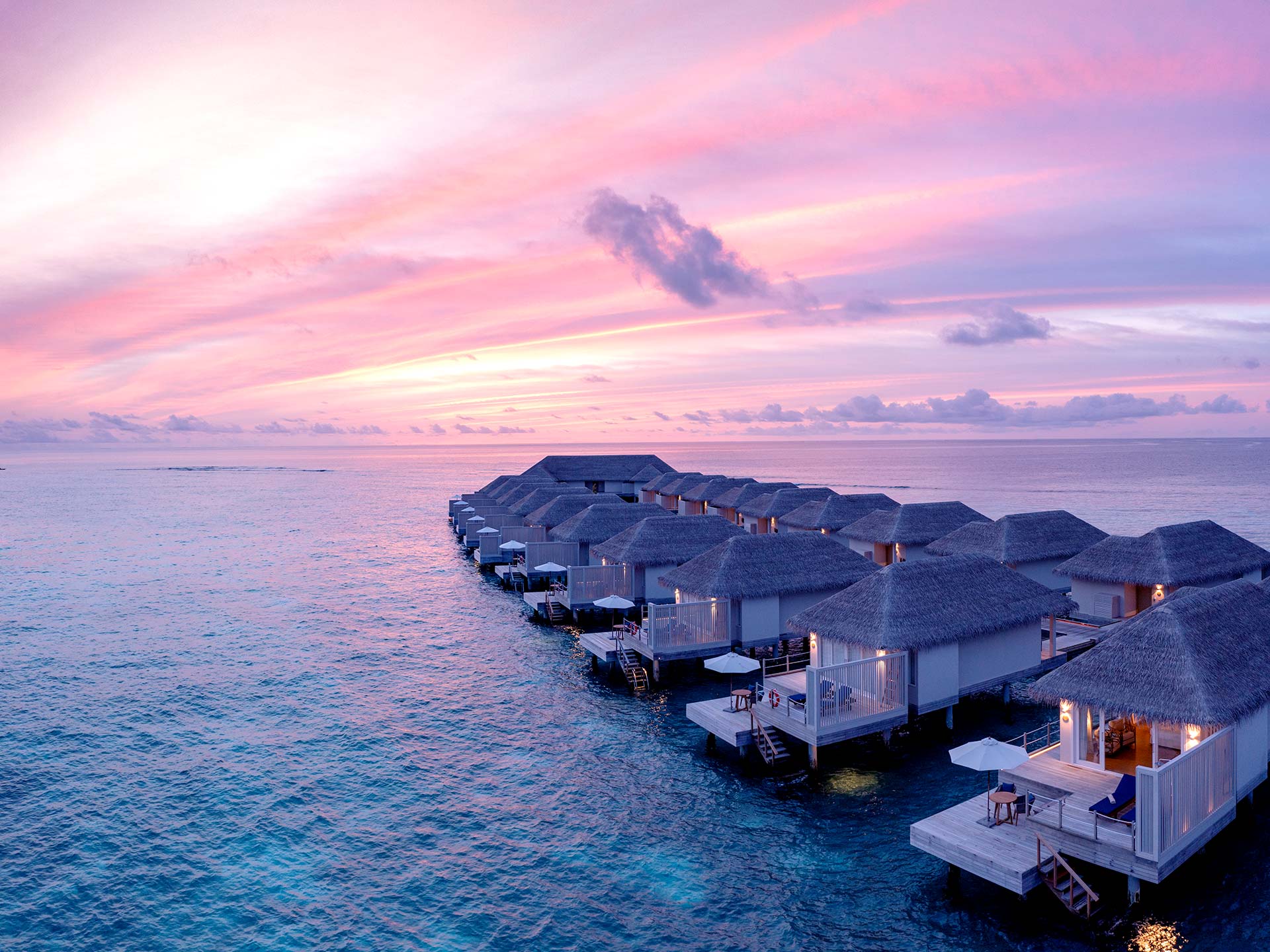 https://maldives.baglionihotels.com/water_villa_sunset_baglioni_resort_maldives_b237cecffb.jpg